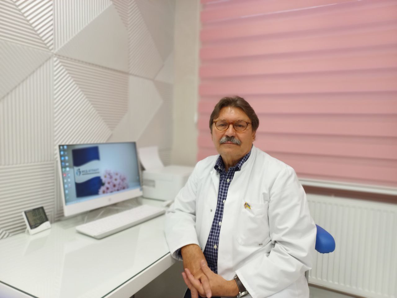 Кардиолог из США консультирует на волонтерских началах