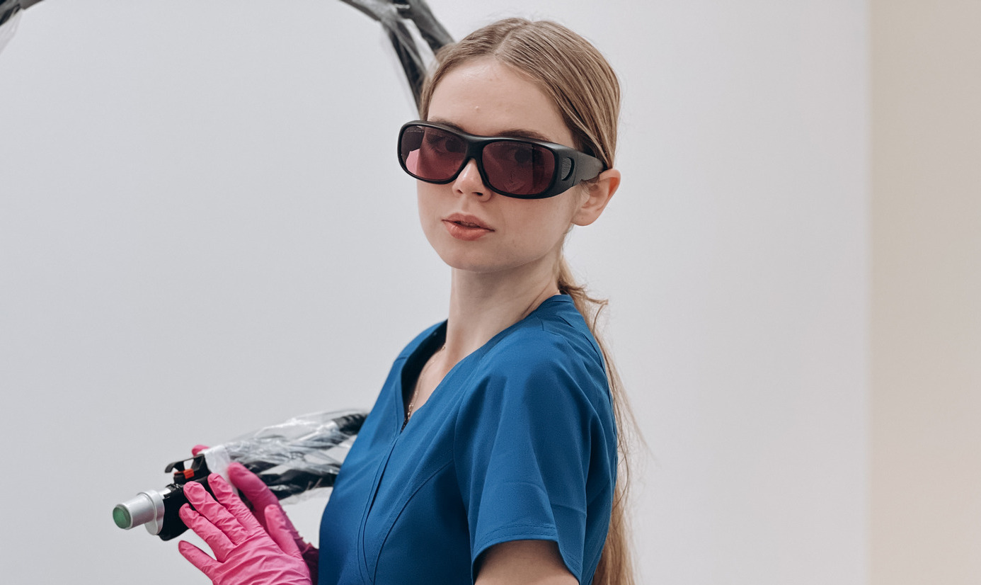 Новый александритовый лазер для эпиляции Deka Motus AX