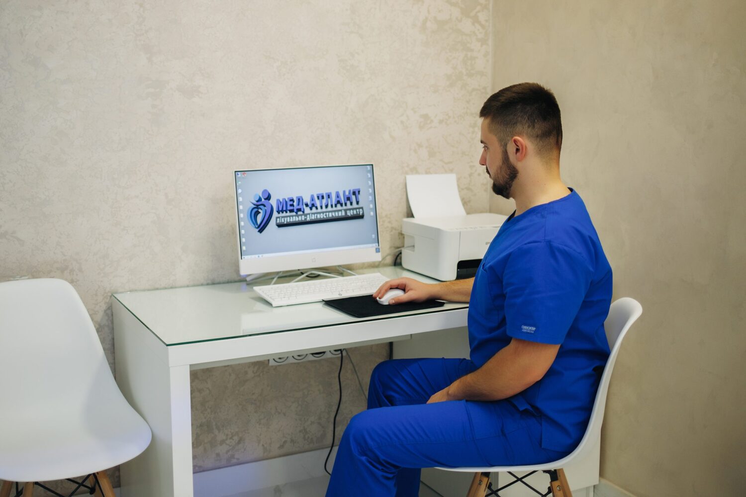 Кров у калі: причини виділення крові з калом